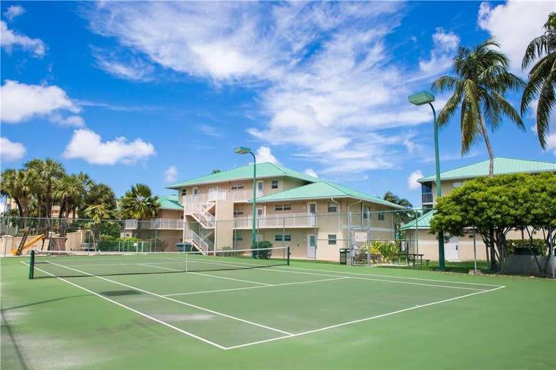 Beach Living At Plantation Village Blgs Джорджтаун Экстерьер фото
